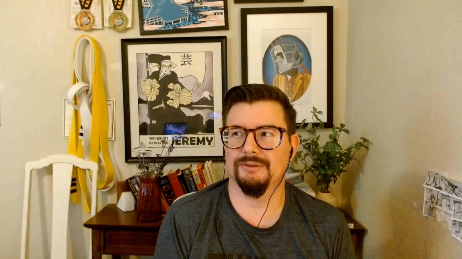 Jeremy Rivera recording an Unscripted SEO interview at his desk